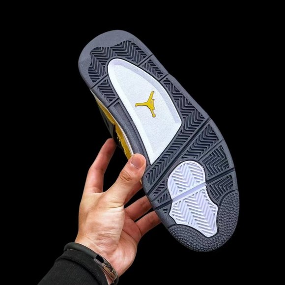 Air Jordan 4 - Picture 5 of 9